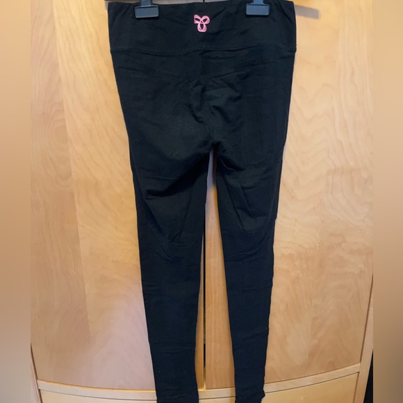 TNA women’s black leggings - Picture 2 of 3